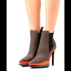 MICHAEL Michael Kors Keke Extreme Boot